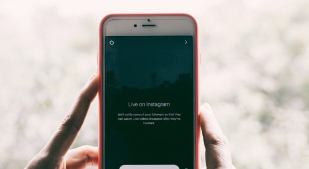 Your Brand Guide to Going LIVE on Instagram